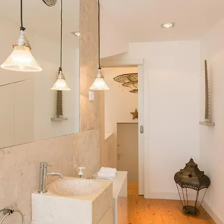 Charming And Unique City Centre Apartment 43 By Lisbonne Collection *